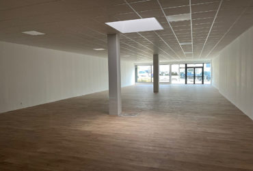 Beau local commercial  de 421 m2 – Zone de Keryado – Lorient