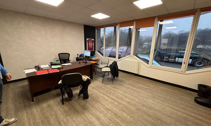 Local d&rsquo;activité Landivisiau 1750 m2 - 1795