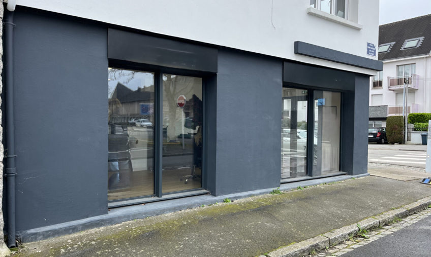 Local professionnel à louer Lorient – Axe passant – Emplacement recherché - 1826