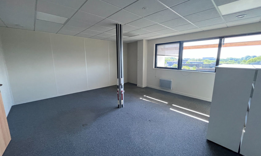A VENDRE / A LOUER – GUIPAVAS PRAT PIP – BUREAUX 255 M2 - 1841