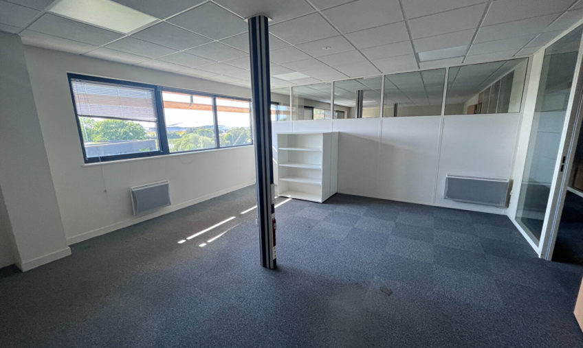 A VENDRE / A LOUER – GUIPAVAS PRAT PIP – BUREAUX 255 M2 - 1841
