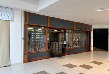 Locaux commerciaux à vendre –