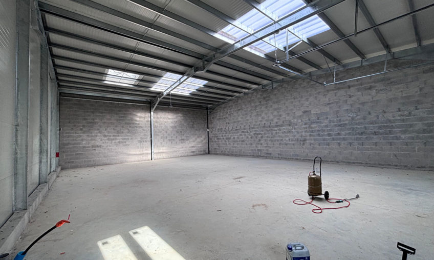 LOCAL D&rsquo;ACTIVITES 200m² – PLOEMEUR - 1881