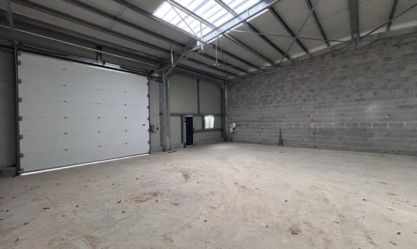 LOCAL D&rsquo;ACTIVITES 200m² – PLOEMEUR - 1881