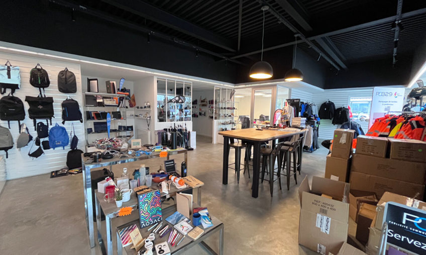 A VENDRE – GUIPAVAS AEROPORT – LOCAL PROFESSIONNEL DE 200 M² - 1893