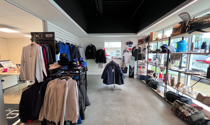 A VENDRE – GUIPAVAS AEROPORT – LOCAL PROFESSIONNEL DE 200 M² - 1893