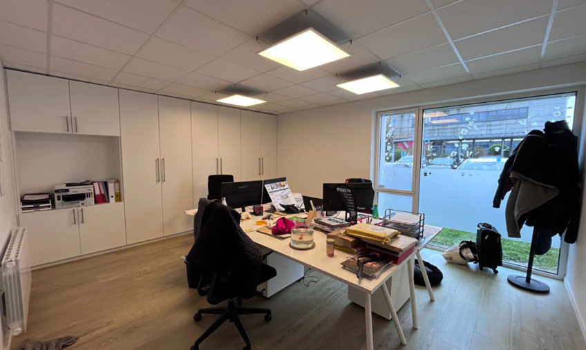 A VENDRE – GUIPAVAS AEROPORT – LOCAL PROFESSIONNEL DE 200 M² - 1893