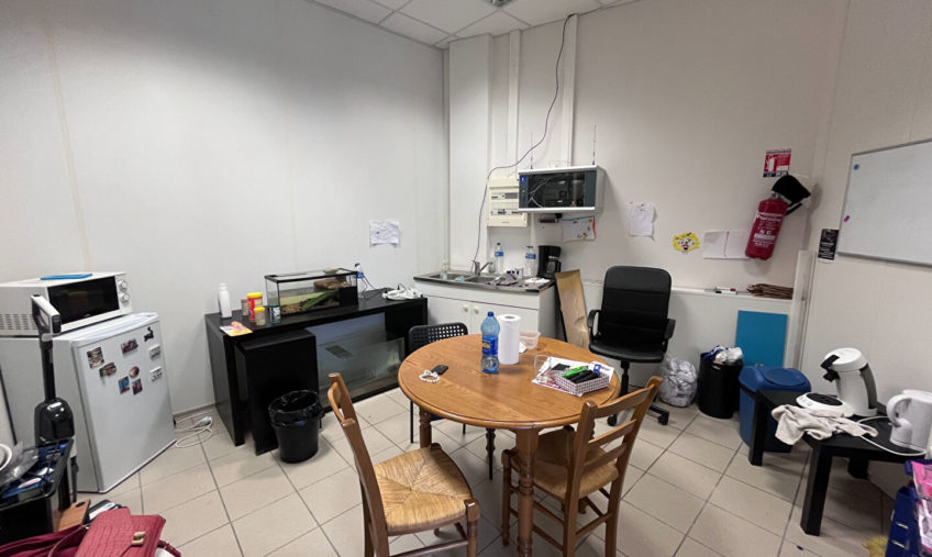A VENDRE – BREST PORT DE COMMERCE – LOCAL PROFESSIONNEL DE 156 M² - 1917