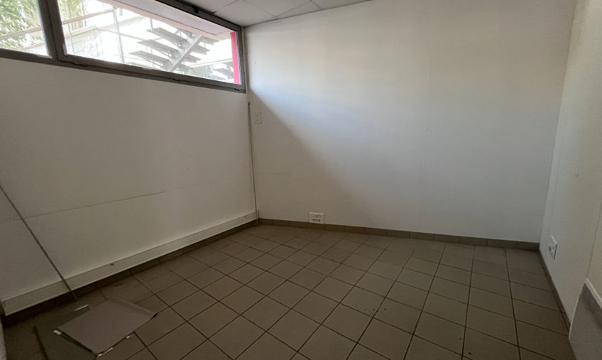 A VENDRE – BREST PORT DE COMMERCE – LOCAL PROFESSIONNEL DE 156 M² - 1917