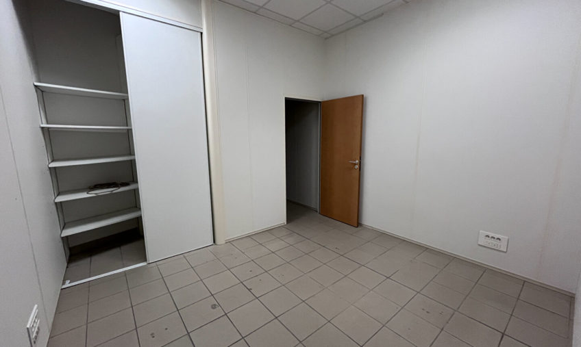 A LOUER – BREST PORT DE COMMERCE – LOCAL PROFESSIONNEL DE 156 M² - 1918