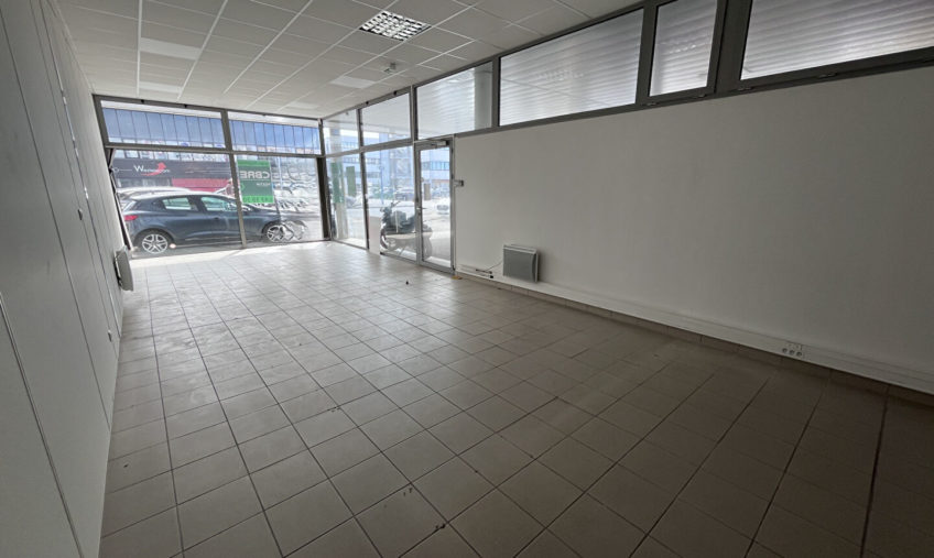 A LOUER – BREST PORT DE COMMERCE – LOCAL PROFESSIONNEL DE 96 M² - 1920