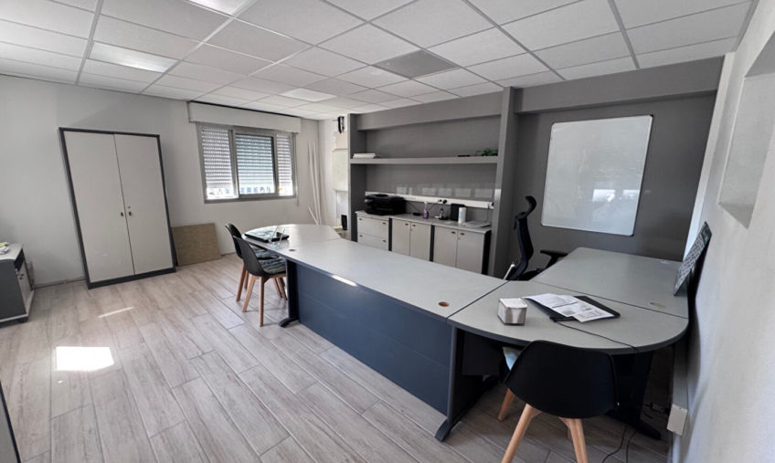 LOCAL D&rsquo;ACTIVITES – 885m² – CAUDAN - 1926