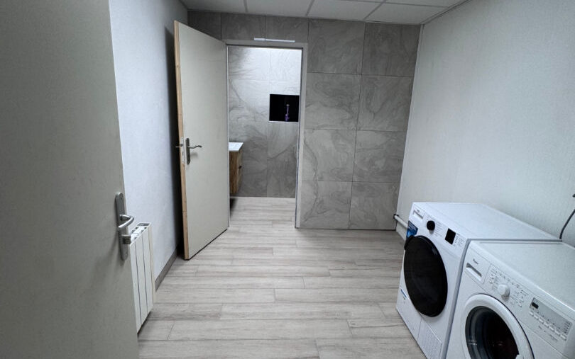 LOCAL D&rsquo;ACTIVITES – 885m² – CAUDAN - 1926