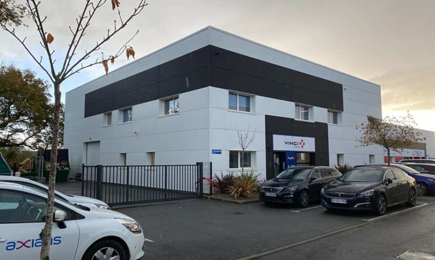 LOCAL D&rsquo;ACTIVITES  – 586 m² – AURAY - 1928