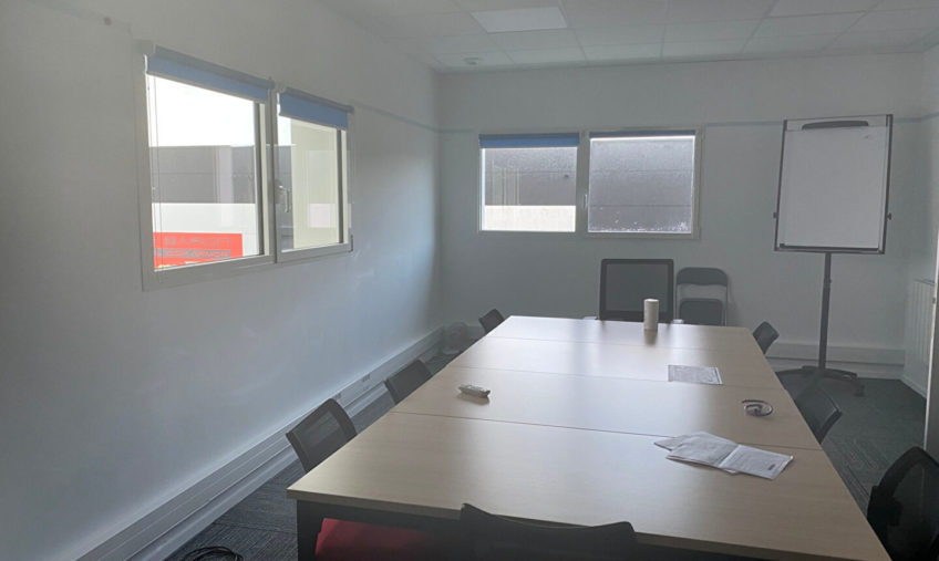 LOCAL D&rsquo;ACTIVITES  – 586 m² – AURAY - 1928