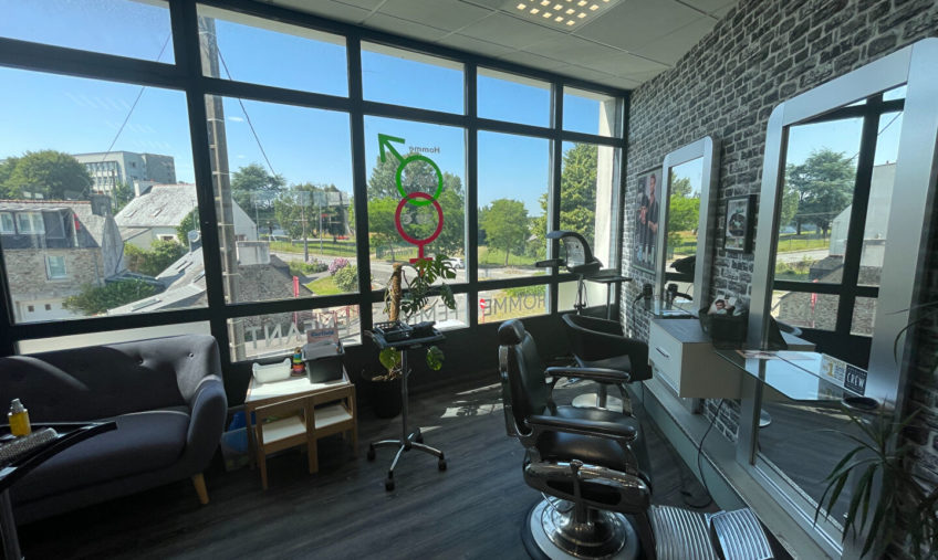 LOCAL COMMERCIAL INVESTISSEMENT ? LOCATAIRE EN PLACE ? RENTABILITÉ 7,82 % Acte en main - 1945