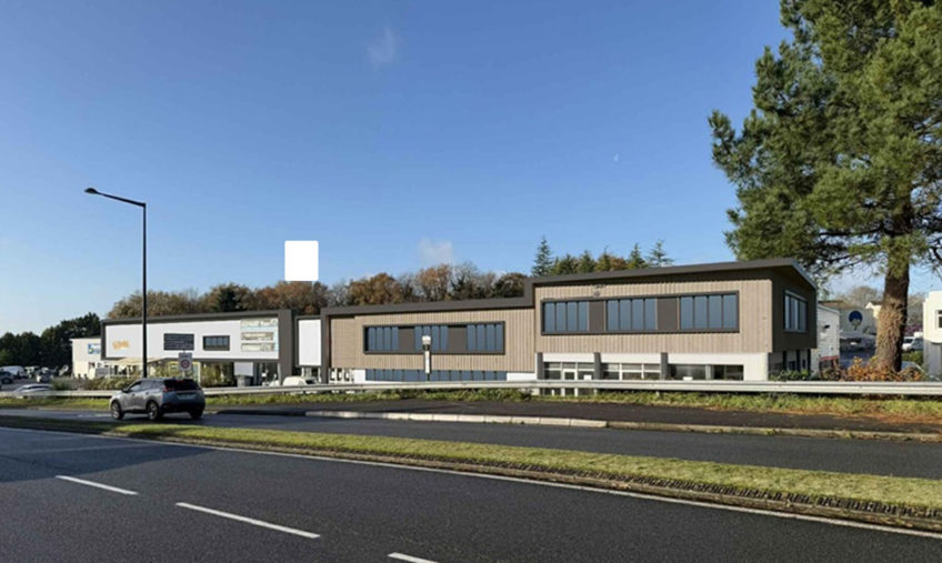 A LOUER – CONCARNEAU – BUREAUX DE 446 M² AVEC VITRINE - 1990