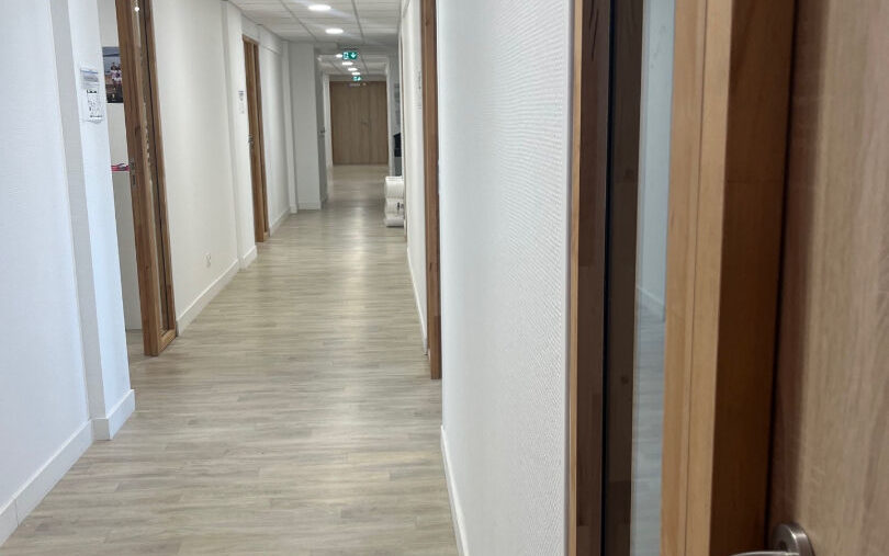 A LOUER – BREST LOSCOAT – BUREAUX 624 M² – BAIL PRECAIRE - 991