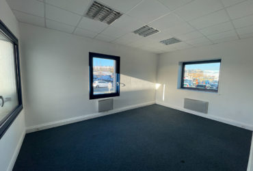 A LOUER BUREAUX – Port de commerce VUE MER – 55 m2