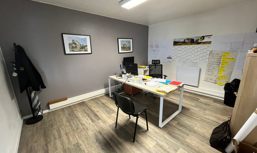 Local d&rsquo;activité Landivisiau 650 m2 - 1320