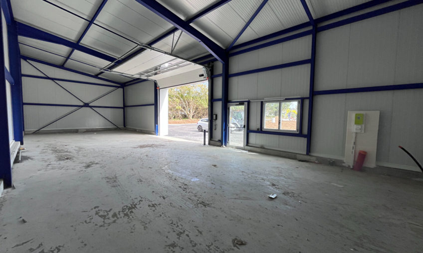 Cellules d&rsquo;activités neuves – Plougastel Daoulas 150 m2 - 1572