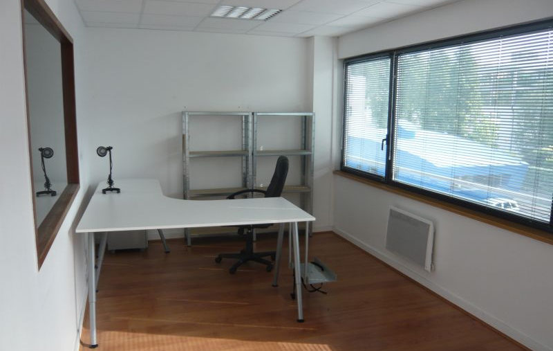 A LOUER –  BREST PORT DE COMMERCE – BUREAUX 84 M2 - 1590