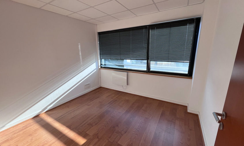 A LOUER –  BREST PORT DE COMMERCE – BUREAUX 84 M2 - 1590
