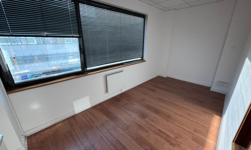 A LOUER –  BREST PORT DE COMMERCE – BUREAUX 84 M2 - 1590