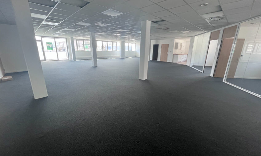 A VENDRE – BREST PORT DE COMMERCE  – BUREAUX DE 256 M2 - 1711