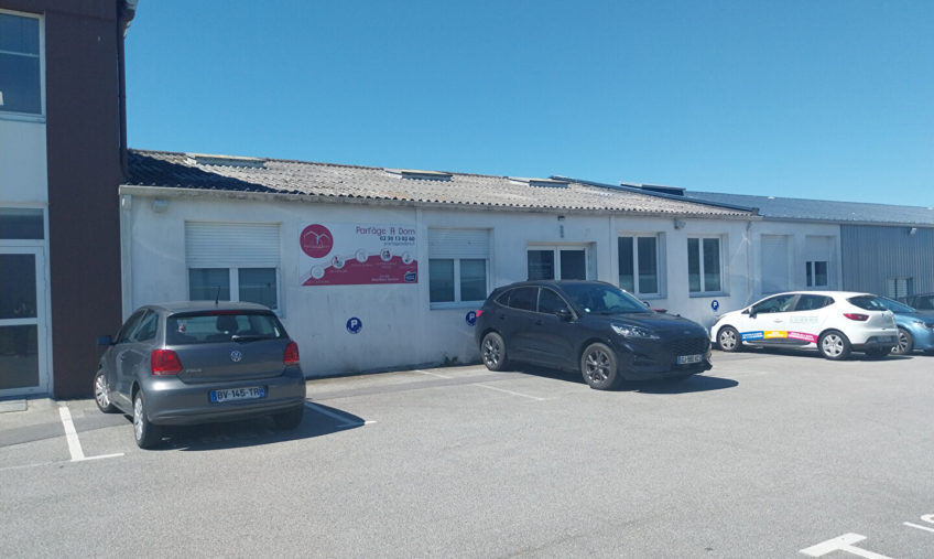 A LOUER – BREST ZONE DE LOSCOAT – BUREAUX DE 300 M2 - 1868