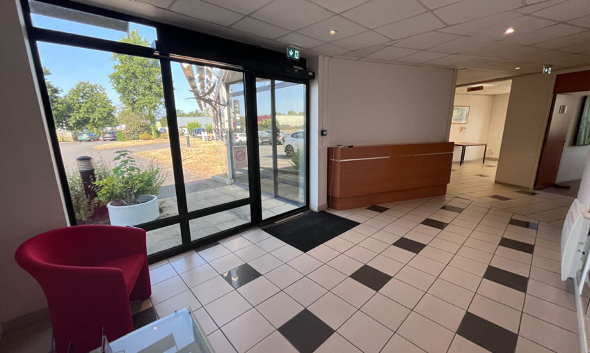 A LOUER – GUIPAVAS – BUREAUX DE 23 M² - 1978