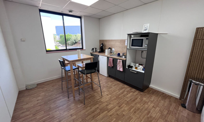 A LOUER – GUIPAVAS – BUREAUX DE 23 M² - 1978