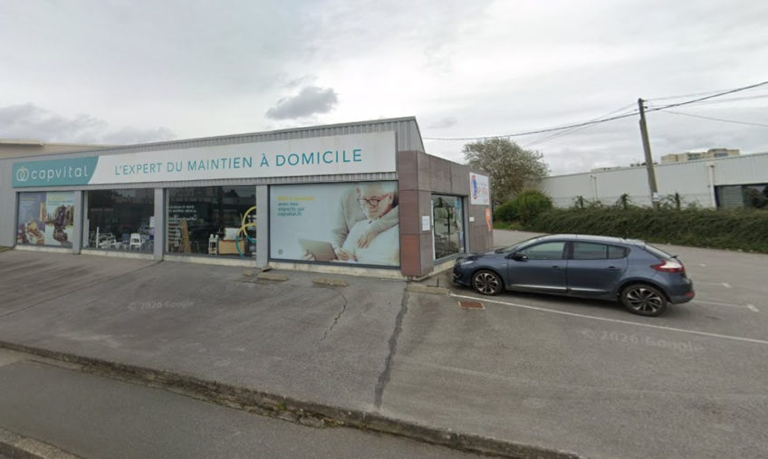A LOUER CELLULE COMMERCIALE - 1985