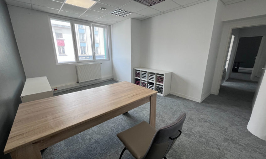 A LOUER – BREST PORT DE COMMERCE – BUREAUX DE 36 M² - 2012
