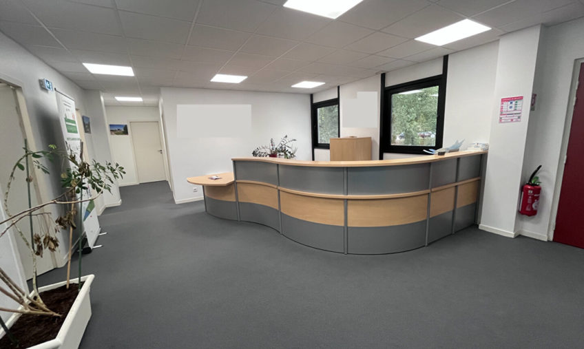 A VENDRE / A LOUER – GOUESNOU – BUREAUX DE 229 M² - 2017