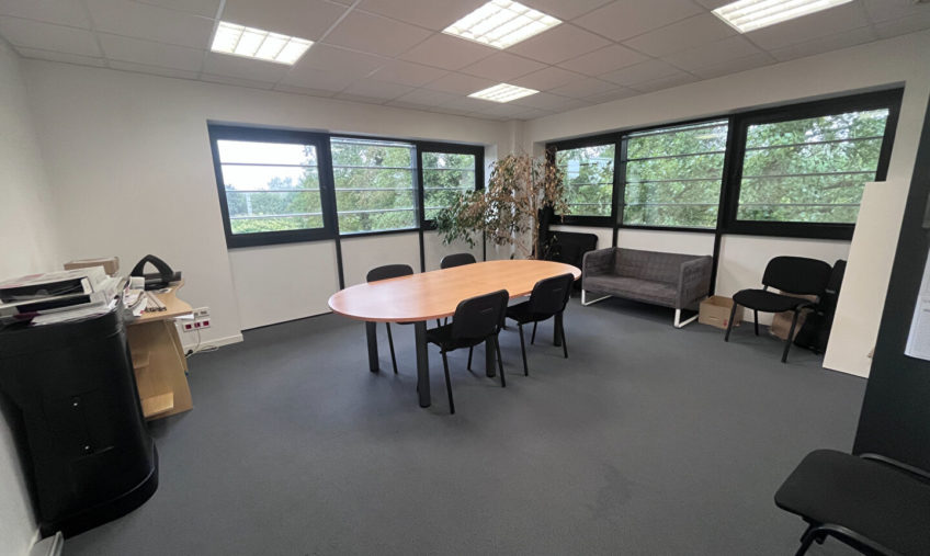 A VENDRE / A LOUER – GOUESNOU – BUREAUX DE 229 M² - 2017