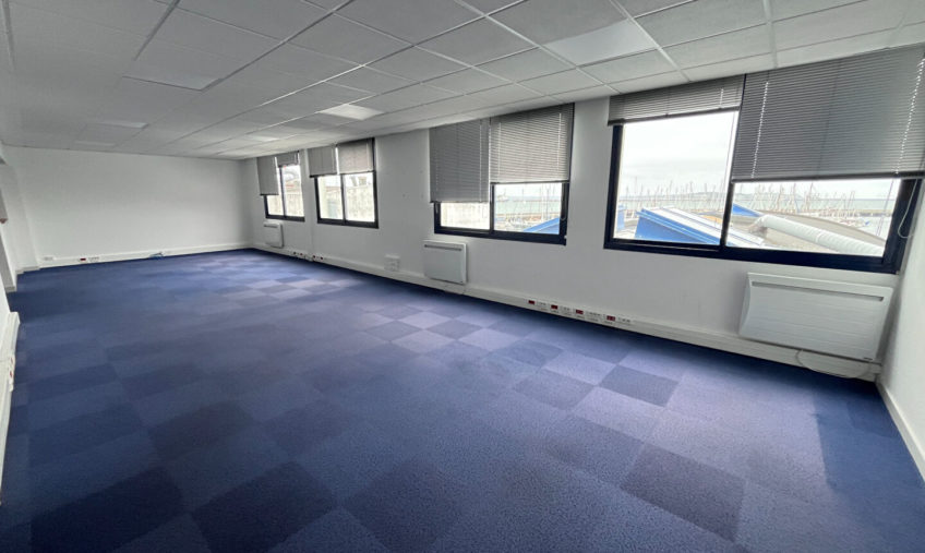 A LOUER – BREST PORT DE COMMERCE – PLATEAU DE BUREAUX DE 220 M2 - 2022