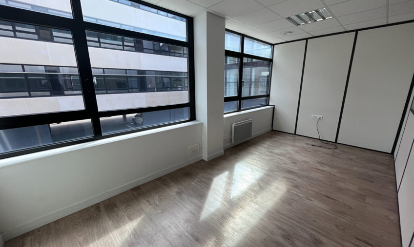 A VENDRE – GUIPAVAS KERGARADEC – PLATEAU DE BUREAUX DE 317 M2 - 2033