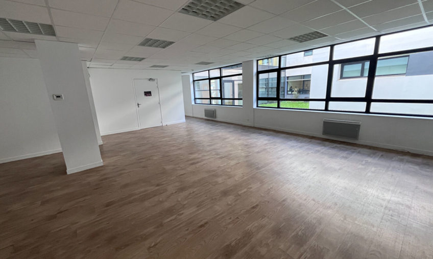 A VENDRE – GUIPAVAS KERGARADEC – PLATEAU DE BUREAUX DE 317 M2 - 2033