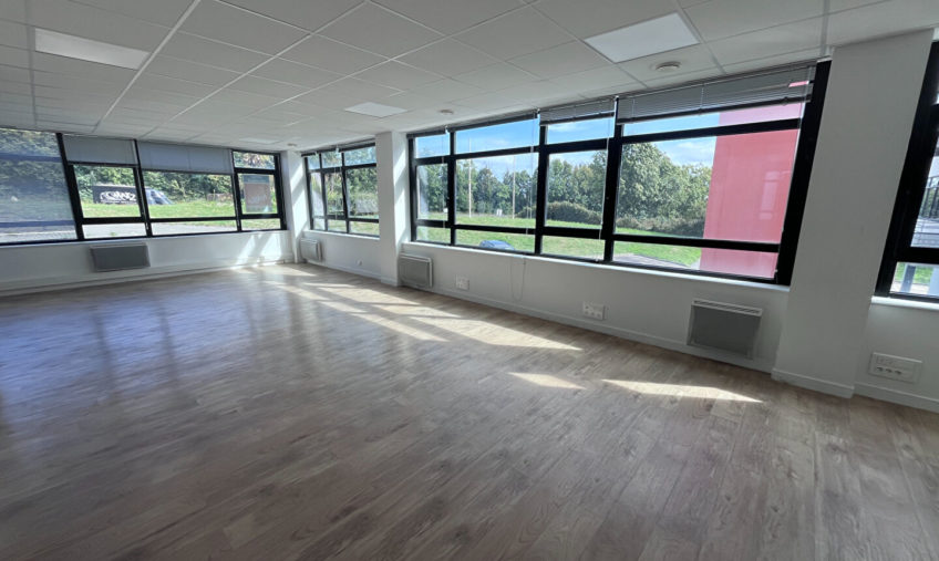 A VENDRE – GUIPAVAS KERGARADEC – PLATEAU DE BUREAUX DE 317 M2 - 2033
