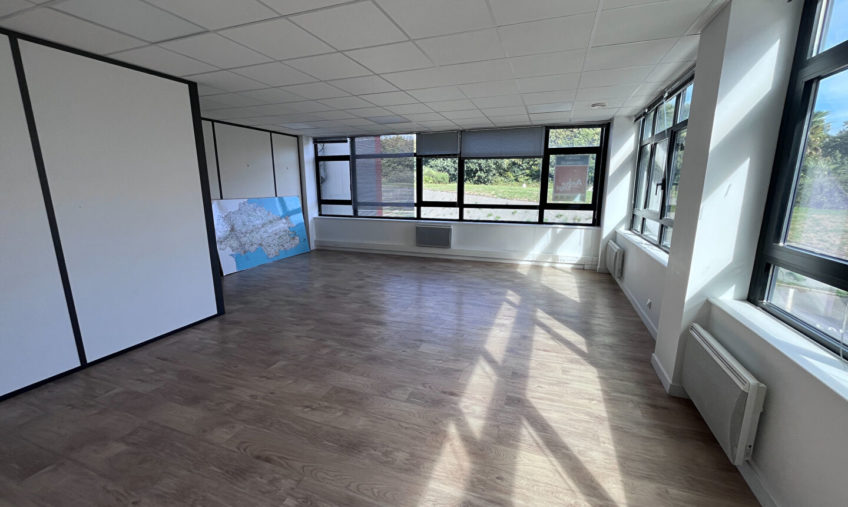 A VENDRE – GUIPAVAS KERGARADEC – PLATEAU DE BUREAUX DE 317 M2 - 2033