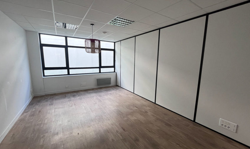 A VENDRE – GUIPAVAS KERGARADEC – PLATEAU DE BUREAUX DE 317 M2 - 2033