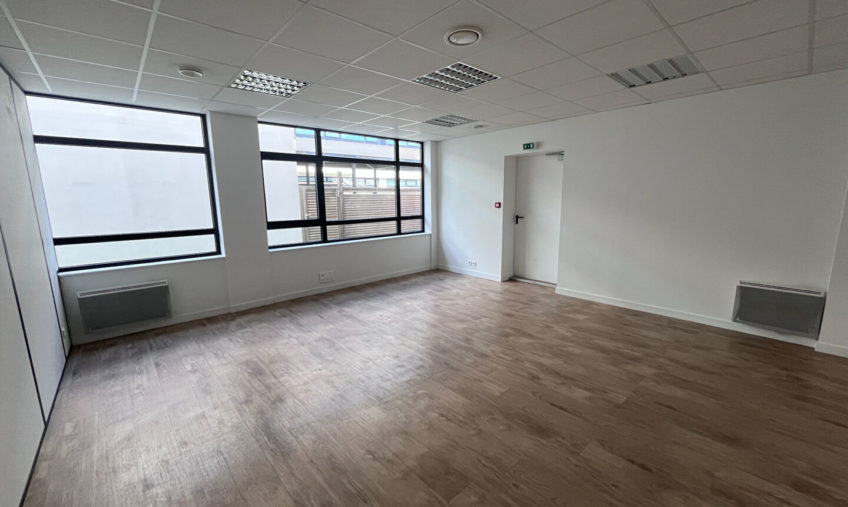 A VENDRE – GUIPAVAS KERGARADEC – PLATEAU DE BUREAUX DE 317 M2 - 2033