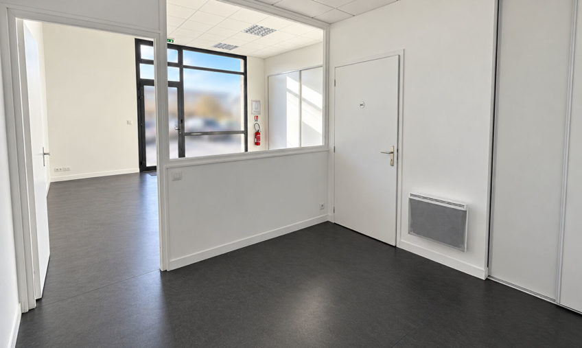 A LOUER – BREST PORT DE COMMERCE – LOCAL PROFESSIONNEL DE 49 M2 - 1015