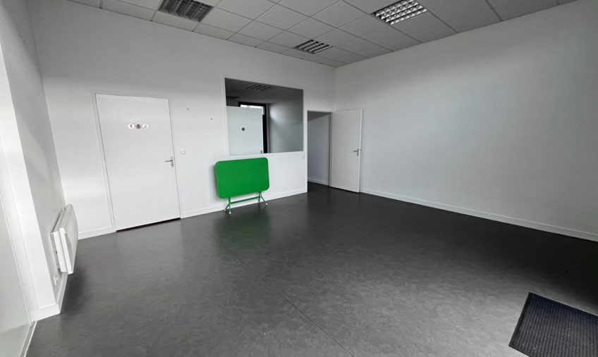 A LOUER – BREST PORT DE COMMERCE – LOCAL PROFESSIONNEL DE 49 M2 - 1015