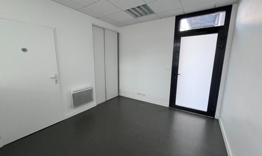 A LOUER – BREST PORT DE COMMERCE – LOCAL PROFESSIONNEL DE 49 M2 - 1015