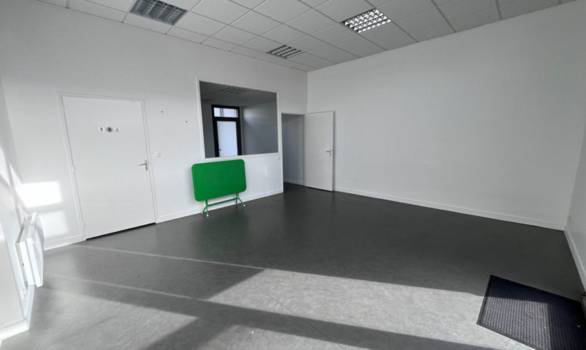 A LOUER – BREST PORT DE COMMERCE – LOCAL PROFESSIONNEL DE 49 M2 - 1015