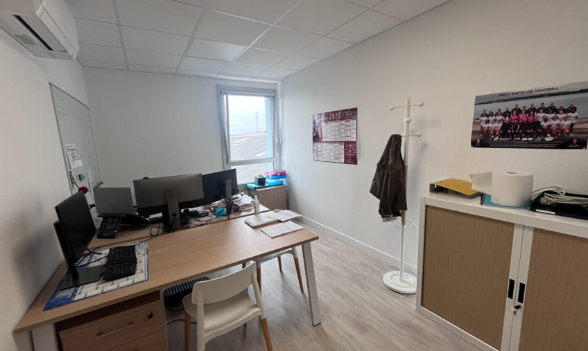A LOUER – BREST LOSCOAT – BUREAUX 311 M² – BAIL COURTE DUREE - 1036