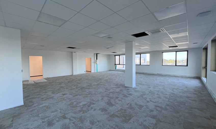 BUREAU GOUESNOU KERGARADEC HERMITAGE A VENDRE - 1247