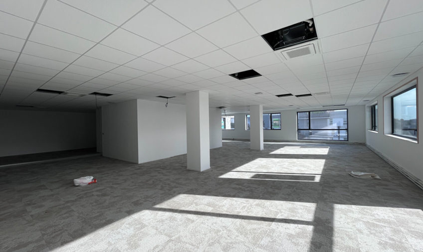 BUREAU GOUESNOU KERGARADEC HERMITAGE A VENDRE - 1247